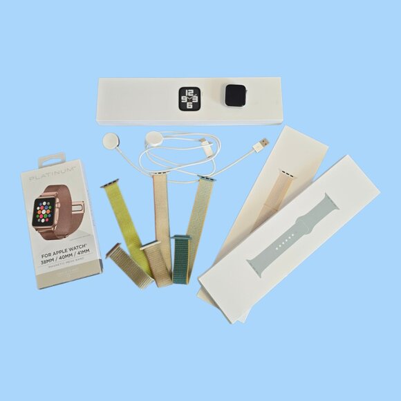 Apple Watch SE 2nd Gen 40mm Silver Aluminum GPS A2722 w 6 Bands & 2 Charge Docks - Picture 1 of 16